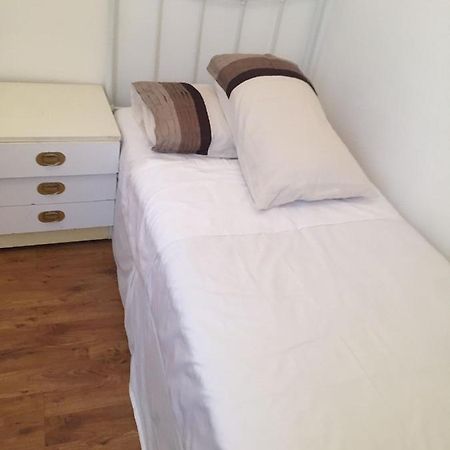 Devons Unique Short Stay London Eksteriør billede