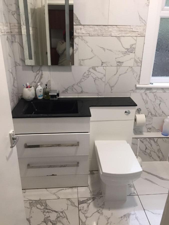Devons Unique Short Stay London Eksteriør billede